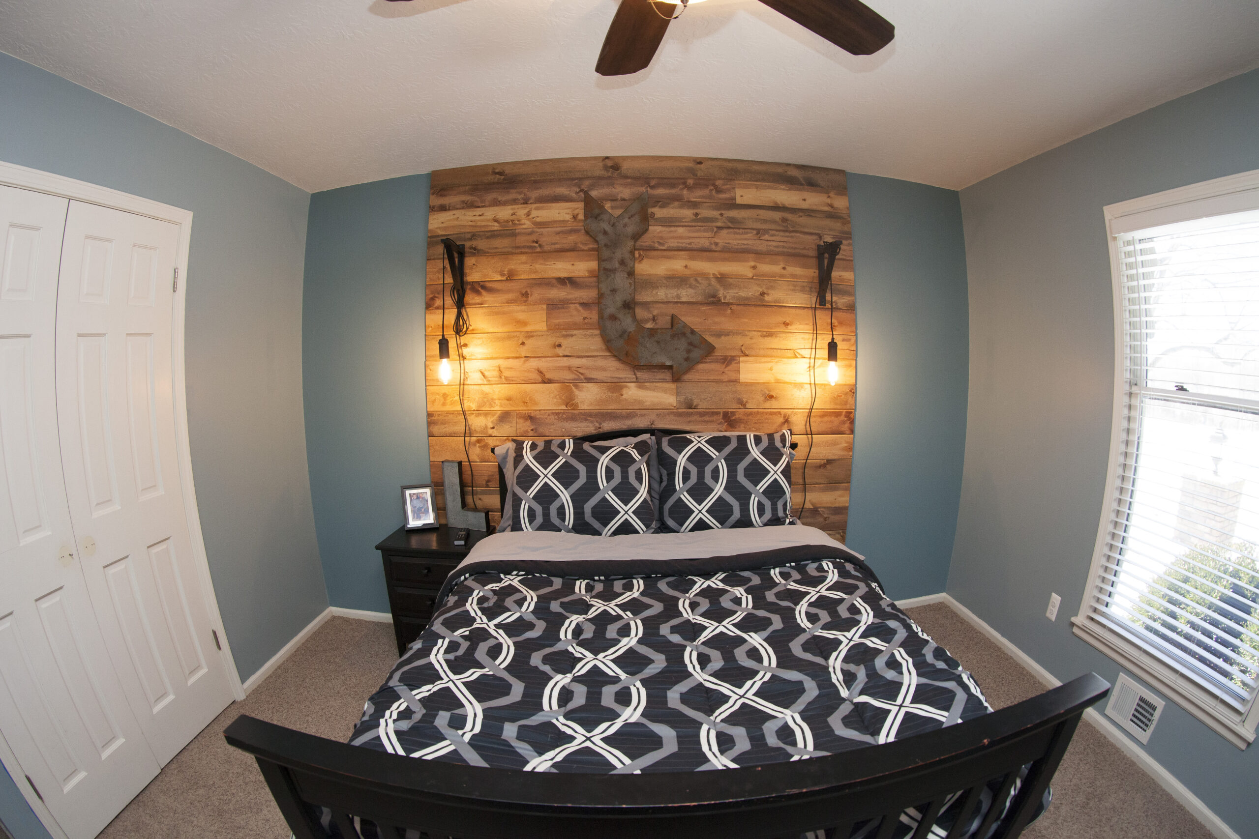 HOW TO BUILD A SHIPLAP ACCENT WALL | DIY - It's Me, ChristyB