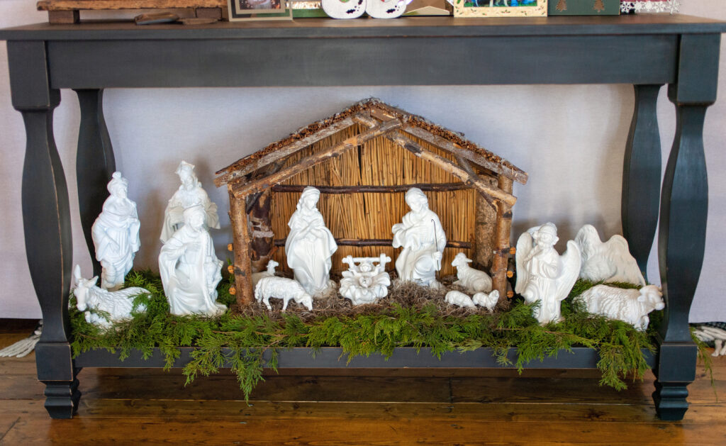 Refurbished Nativity/Manger DIY Project