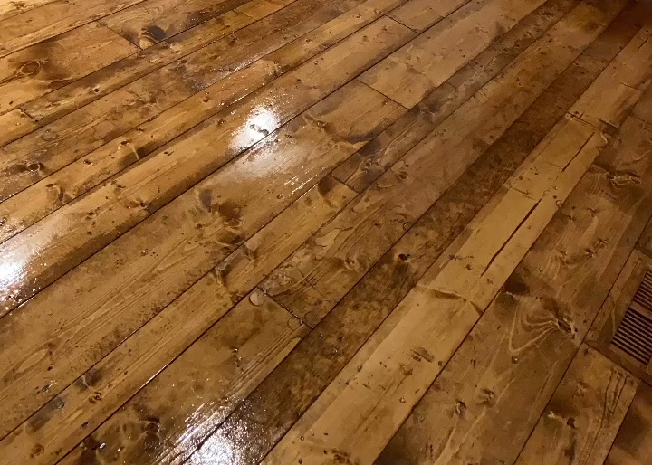 Sealed Pine Wood Floors