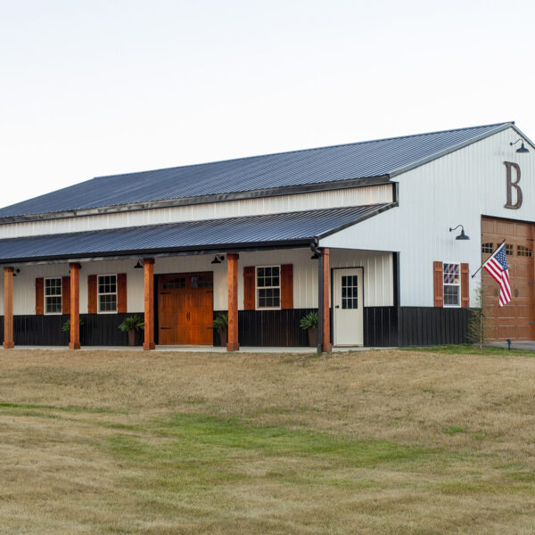 Black & White Barn