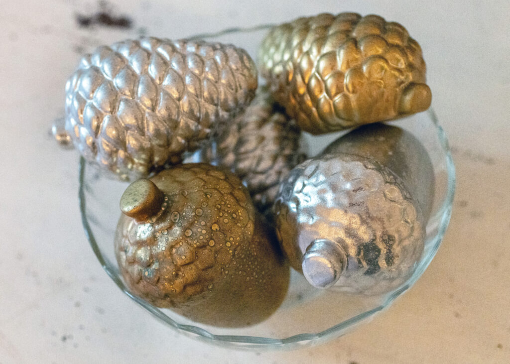 Dollar Tree Acorn Pine Cone Antiquing DIY