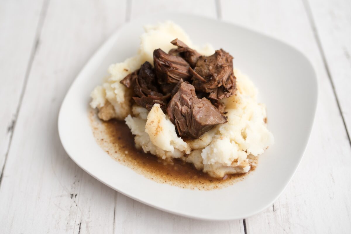 Beef Tips & Mashed Potatoes