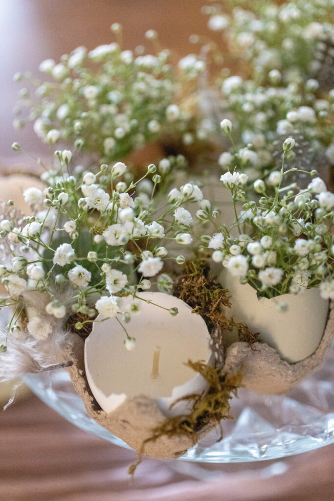Eggshell Candle/Eggshell Vase with Baby's Breath