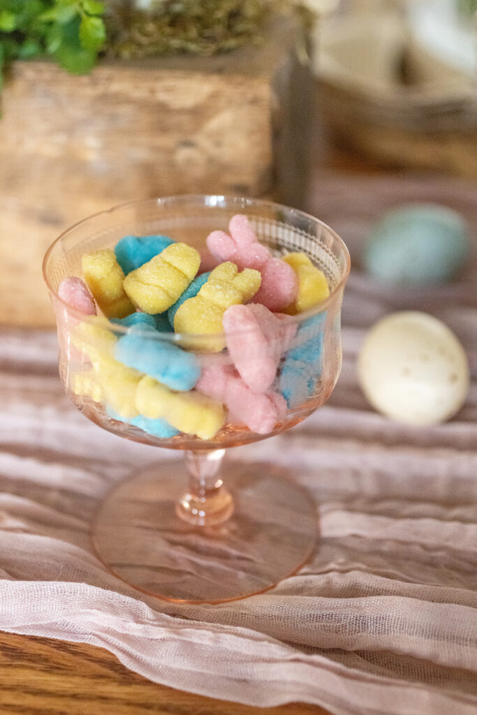 Easter Tablescape | Candy-Coupes