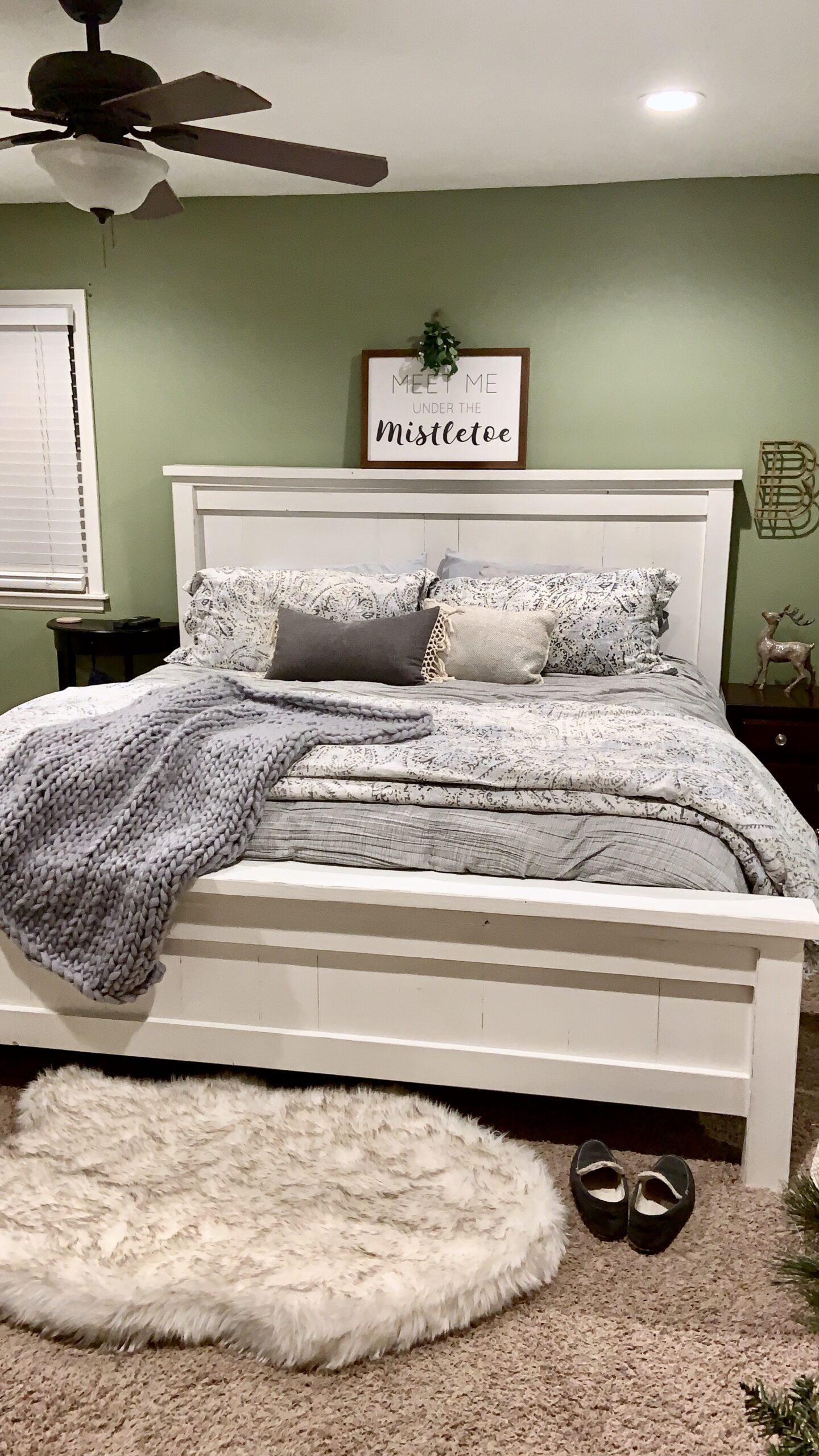 DIY Farmhouse Bed