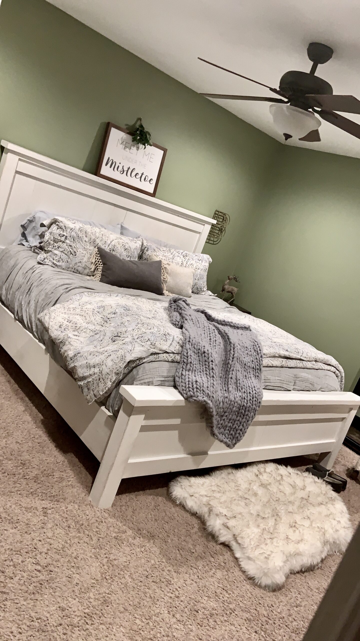 Build a Farmhouse Bed