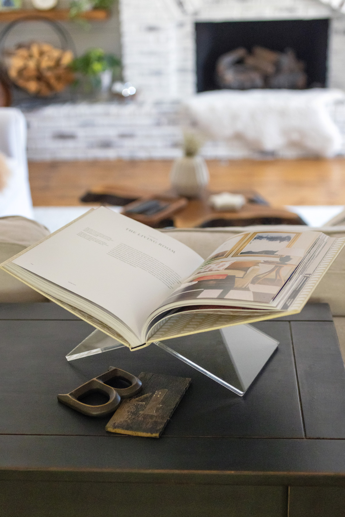 Acrylic Coffee Table Book Stand