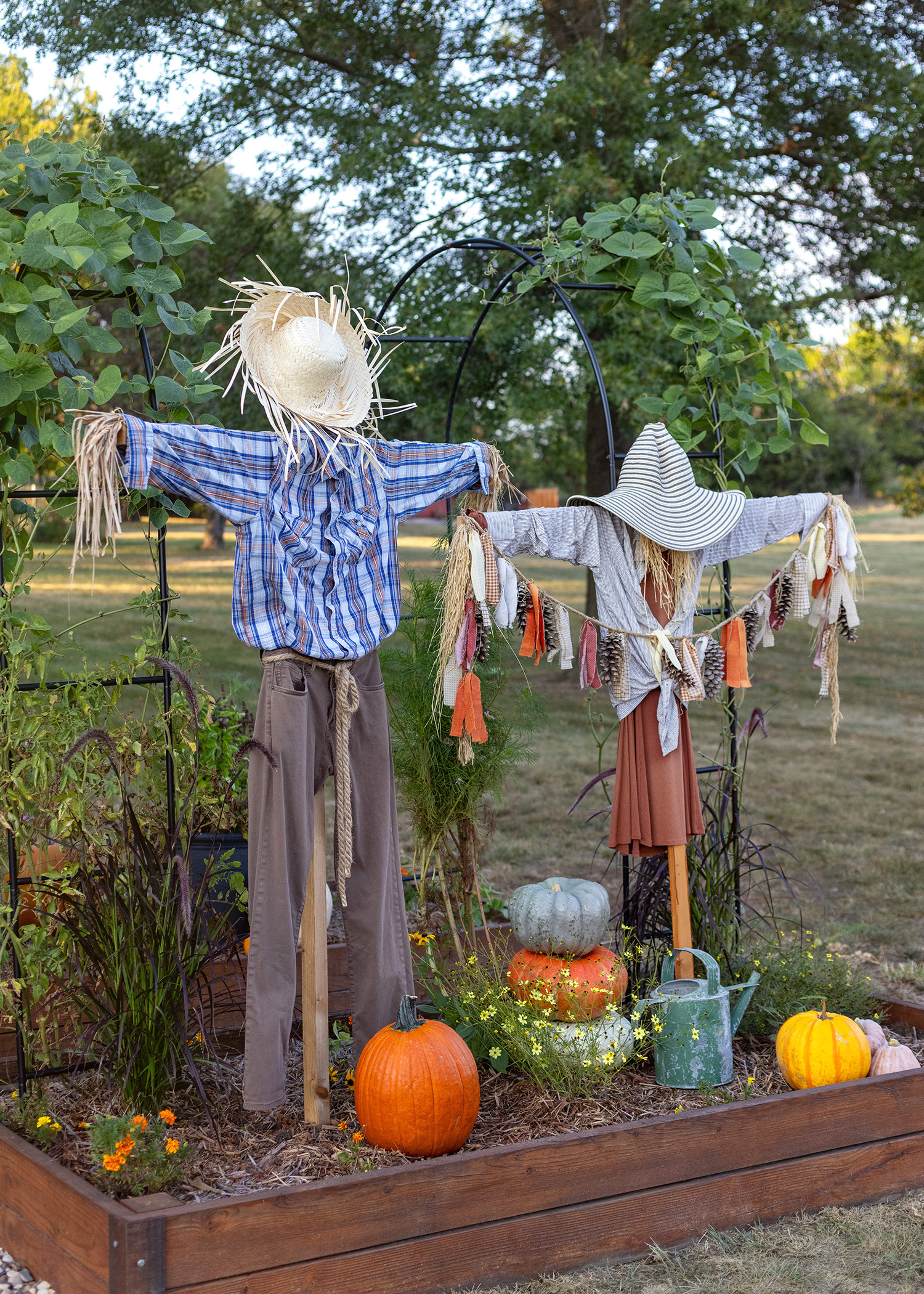 DIY Garden Scarecrows