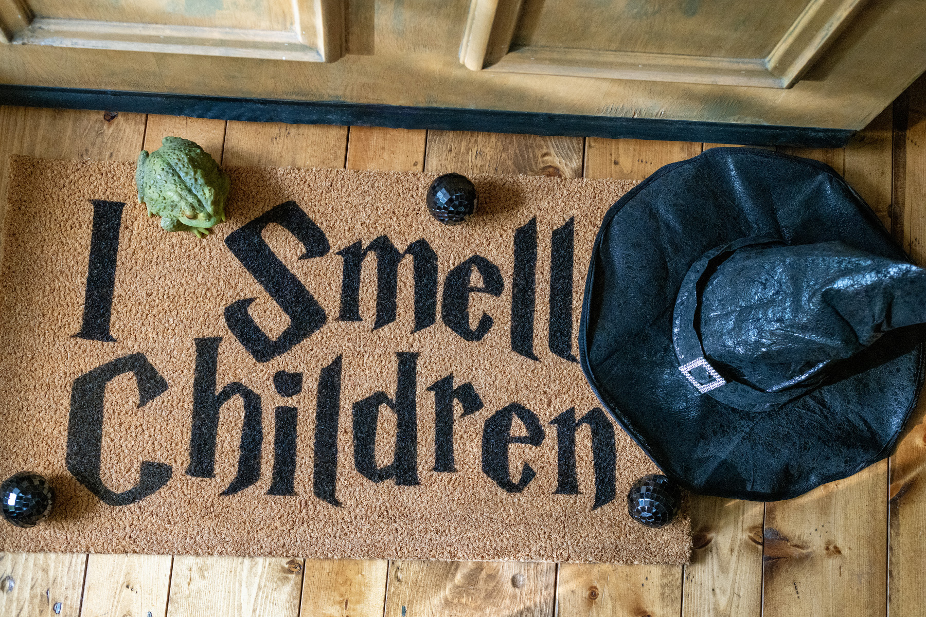 DIY Painted Doormat | I Smell Children