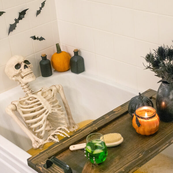 Blake Skelton | Halloween Bath