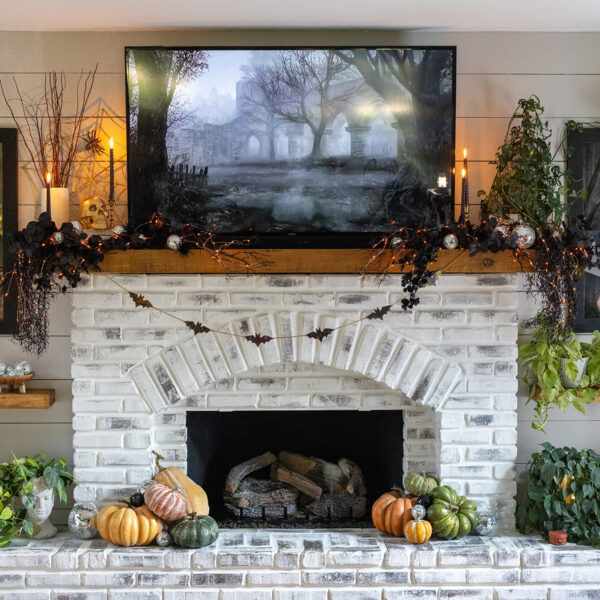 Halloween 2023 Mantel