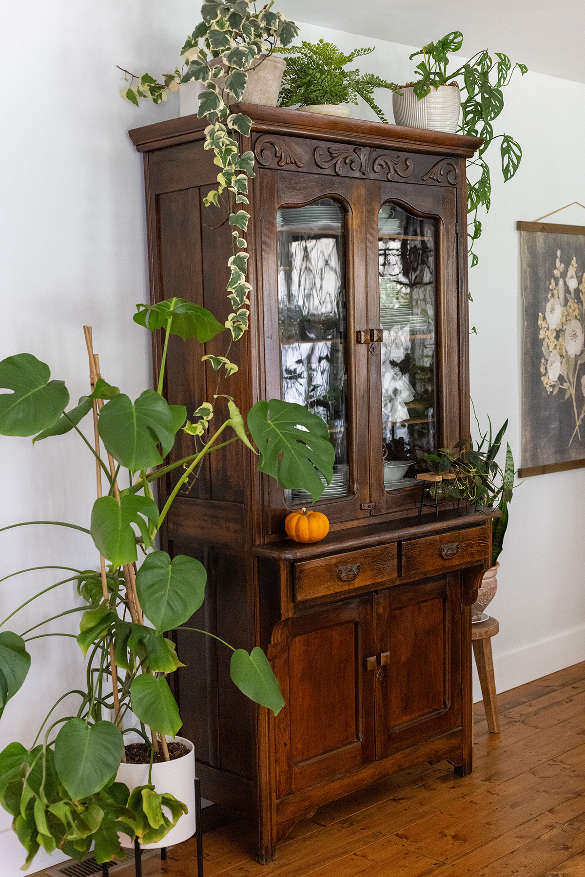 Halloween Dining Room Hutch 2023