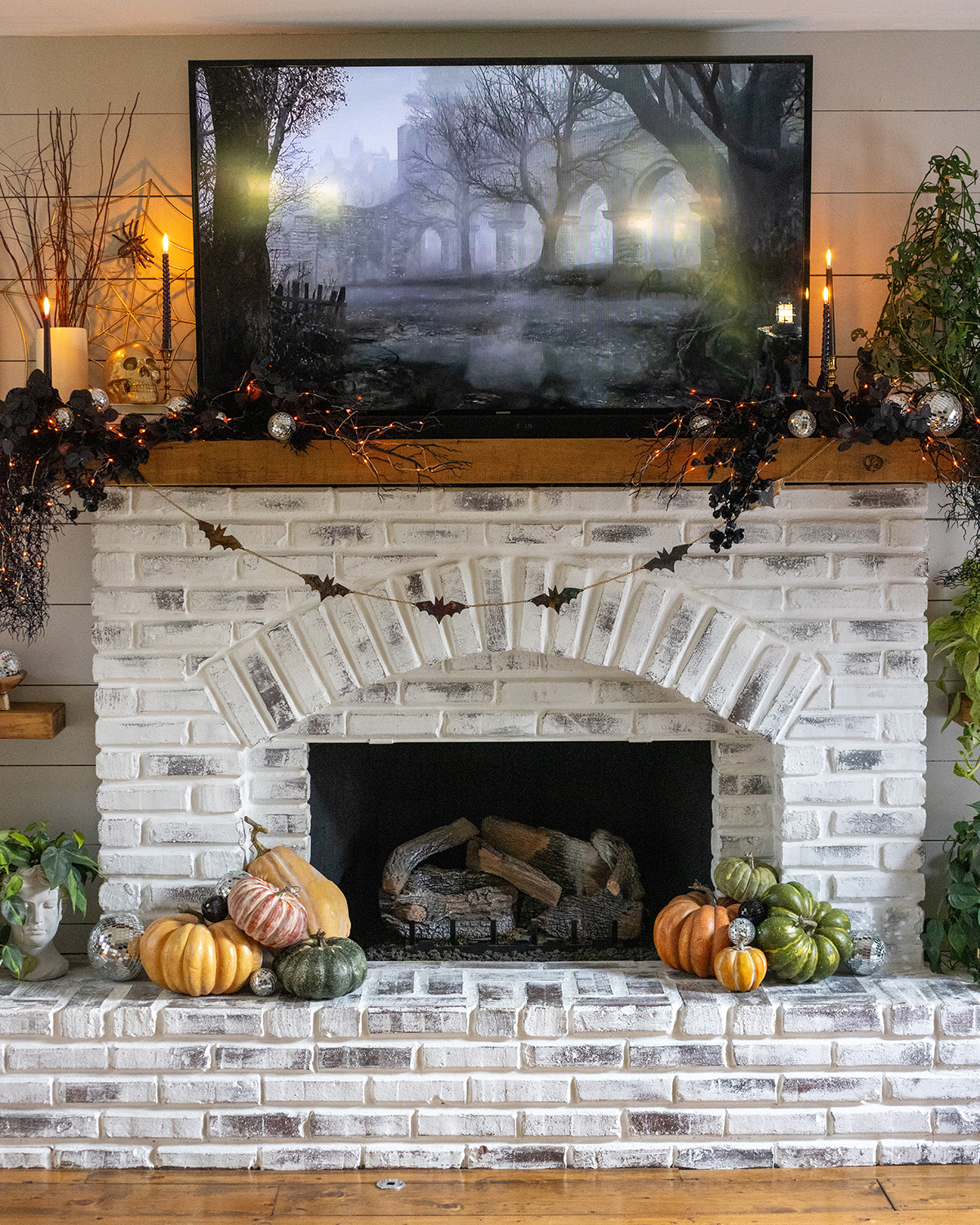 ChristyB | 2023 Halloween Mantle