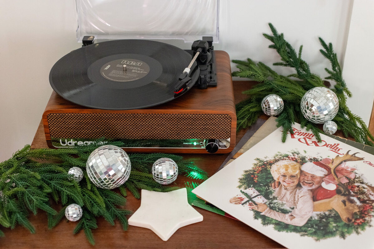 2023 Retro Christmas Record Player Table