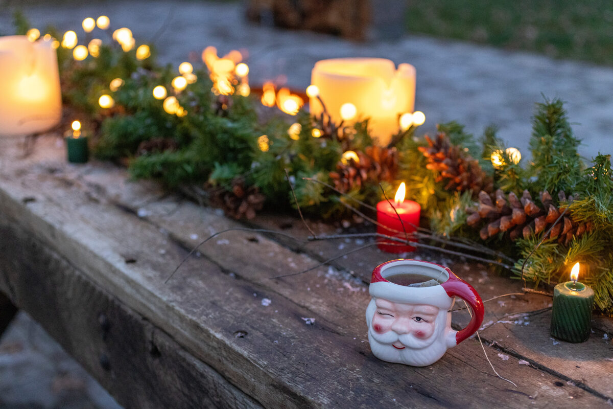 Outdoor Christmas Table | Santa Mug