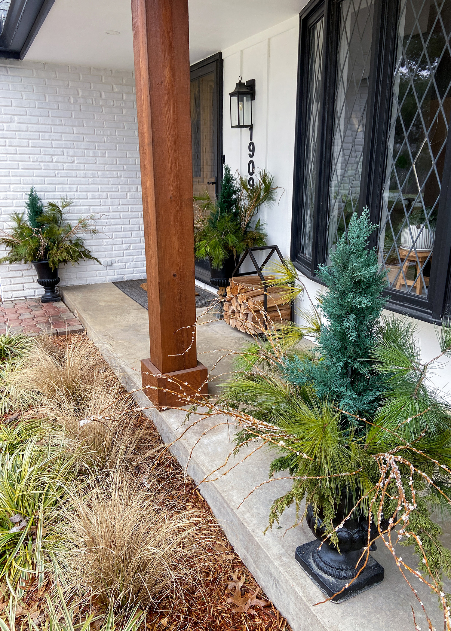 2024 Winter Front Porch Greenery